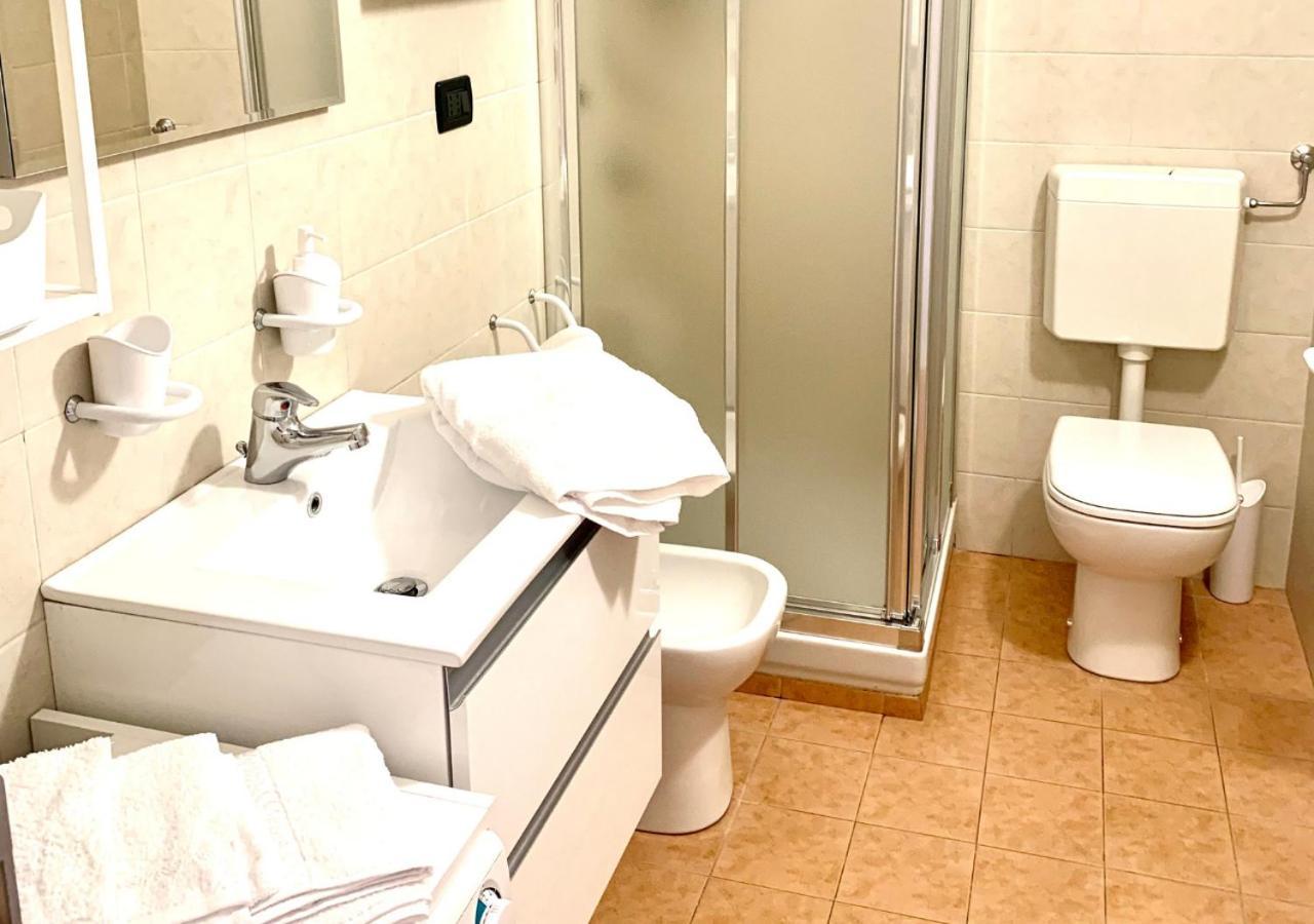 Gardalakeapartment A Sirmione Exteriör bild