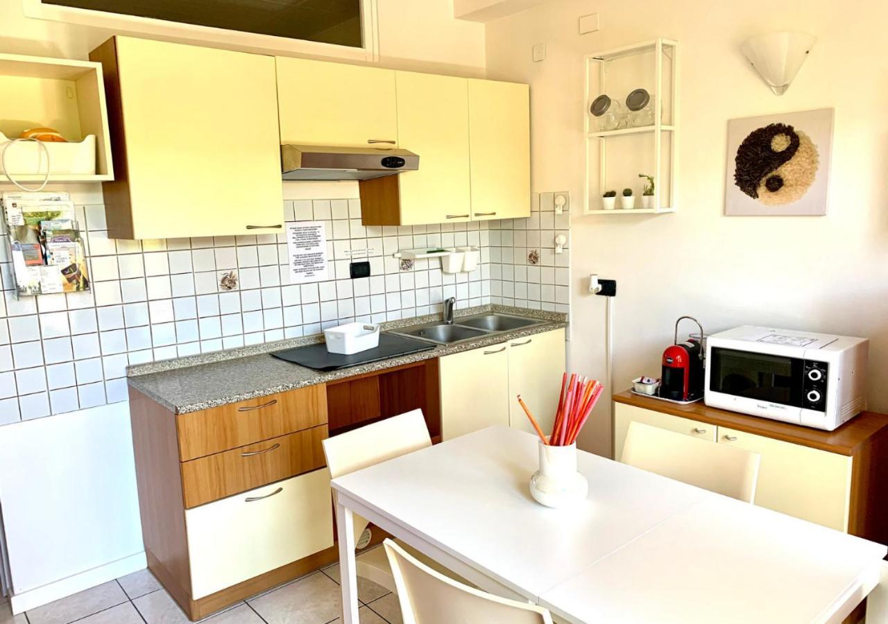 Gardalakeapartment A Sirmione Exteriör bild