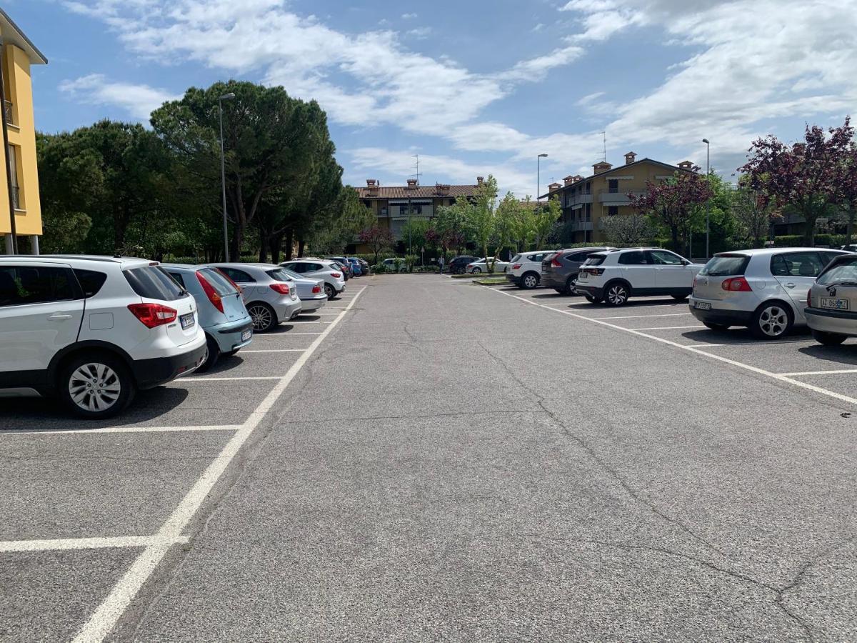 Gardalakeapartment A Sirmione Exteriör bild
